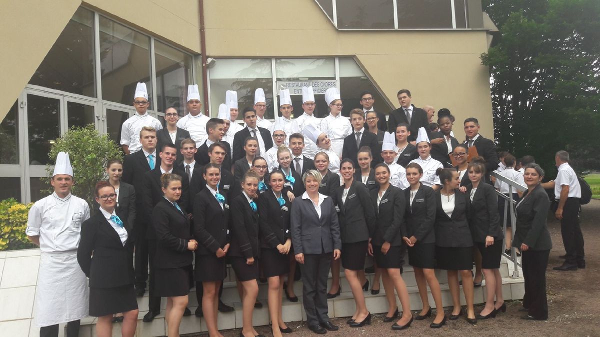 Les lycées hôteliers de Royan et de La Rochelle au service de la Présidence de la République Les lycées hôteliers de Royan et de La Rochelle au service de la Présidence de la République