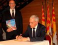 Patrick Allemand, 1er Vice-président du Conseil régional signe le livre (...)