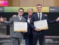 Denis Férault entouré de Tom Chesneau, gagnant de la catégorie Espoir & (...)