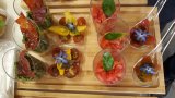 Assortiment d'amuse-bouches colorés