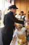 Service en costume des années 30