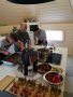 Réalisation des verrines dans la cuisine sur place